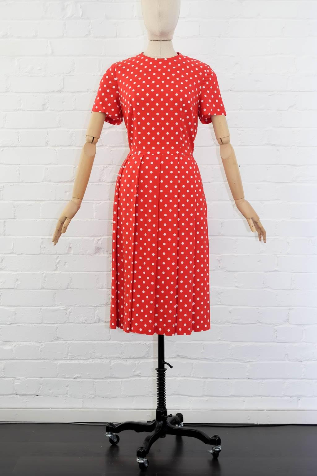 2014 Comme des Garcons polka dot red apron dress. In Excellent Condition In London, GB
