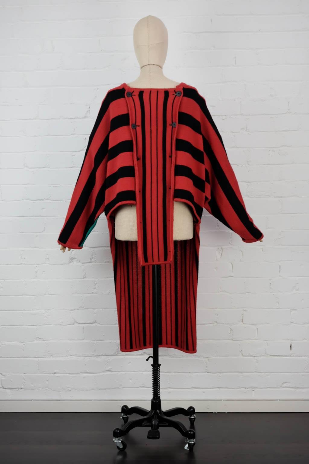 1980s Kansai Yamamoto 'Kabuki' knitted dress overcoat In Good Condition For Sale In London, GB