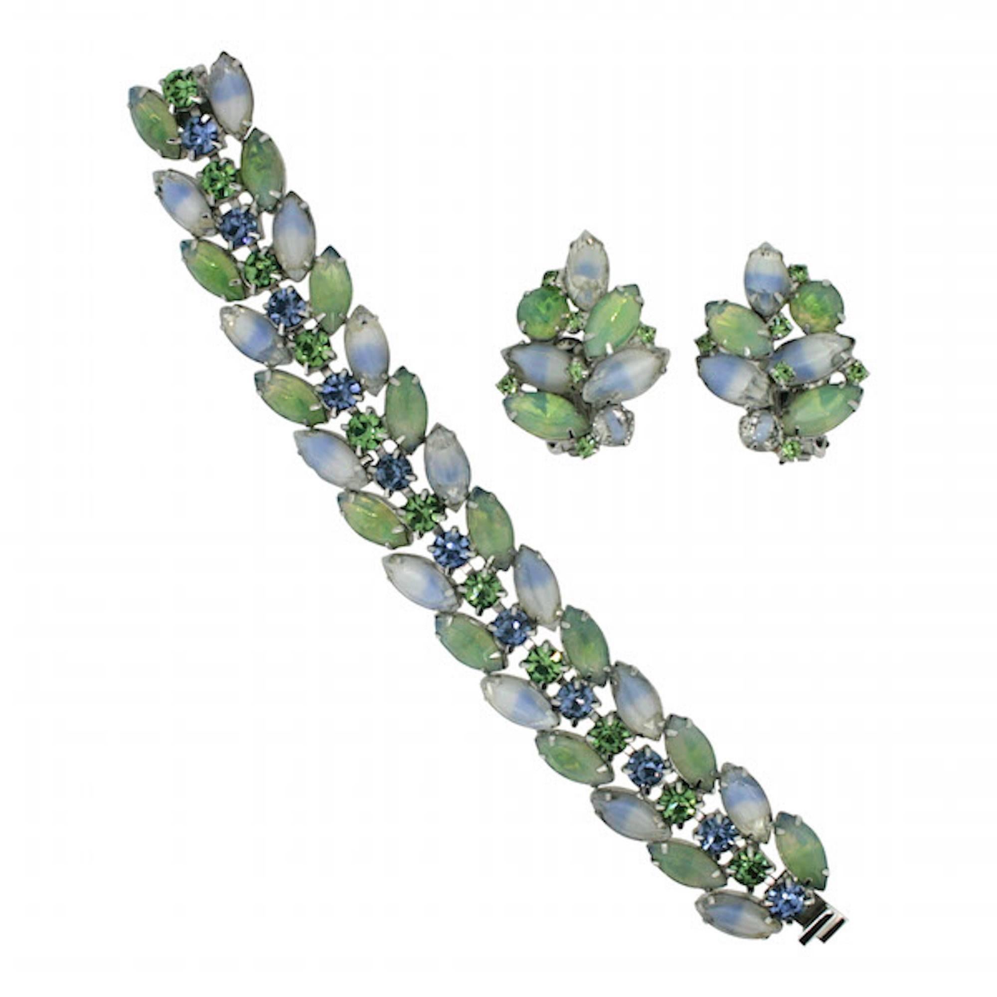 Kramer 1960s Blue and Green Rhinestone Vintage Jewellery Set For Sale