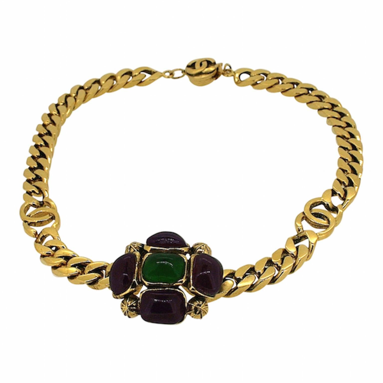Chanel 1970s  Gripoix Glass Vintage Necklace In Excellent Condition For Sale In Wigan, GB