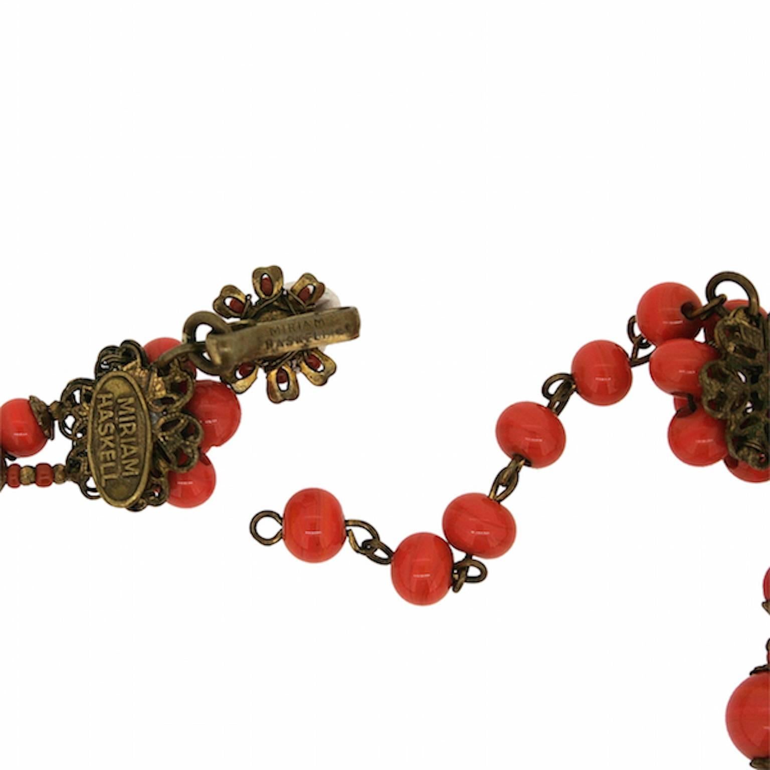 Miriam Haskell 1960s Coral Glass Bead Vintage Necklace For Sale 1