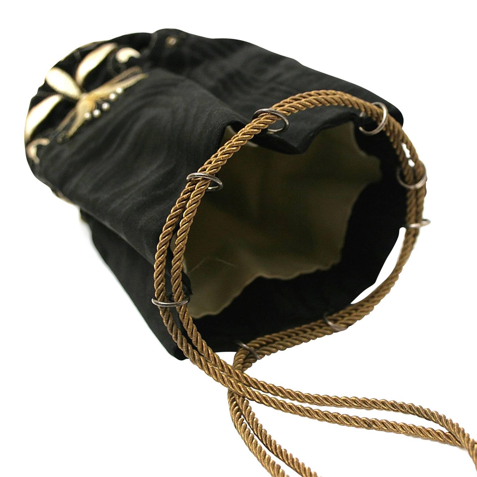 1900s Art Nouveau Black Silk and Gilt Metal Decoration Vintage Evening Bag For Sale 4