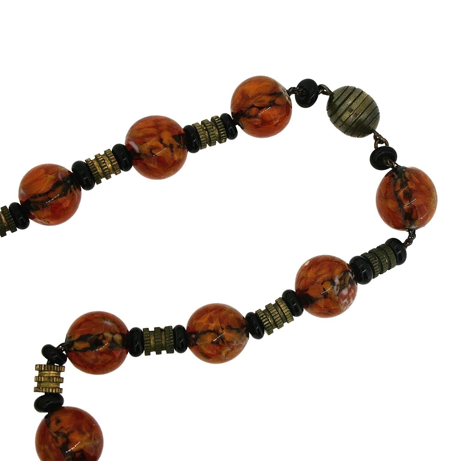 Art Deco 1930s Czechoslovakian Marbled Amber Glass and Wooden Bead Vintage Necklace For Sale