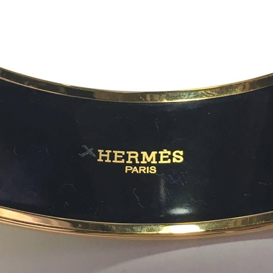 HERMES Bracelet in Green Enamel with a Gold Plated Finish In Excellent Condition In Paris, FR