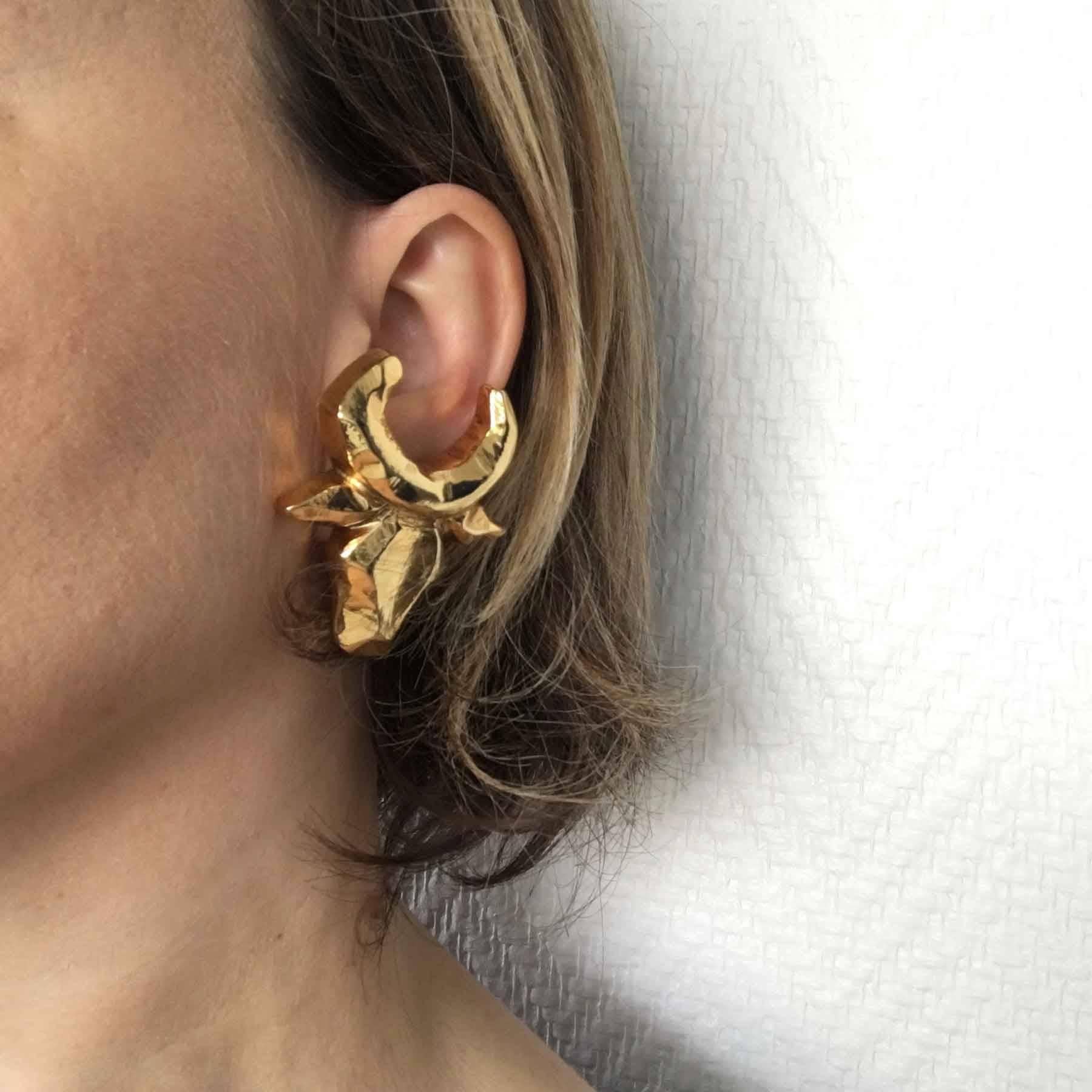 CHRISTIAN LACROIX Bull Head Earrings Clips in Gilt Metal In Excellent Condition In Paris, FR
