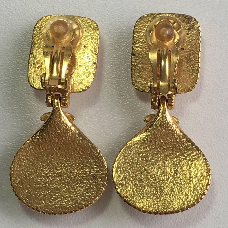 Women's Vintage CHANEL Couture Clip-on Earrings in Gilt Metal and Semi-Precious Stones