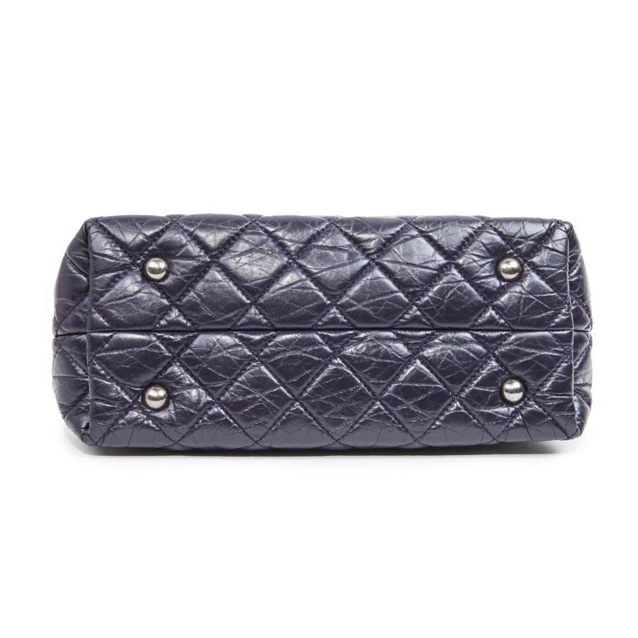 CHANEL Purple Quilted Leather Bag In Excellent Condition In Paris, FR