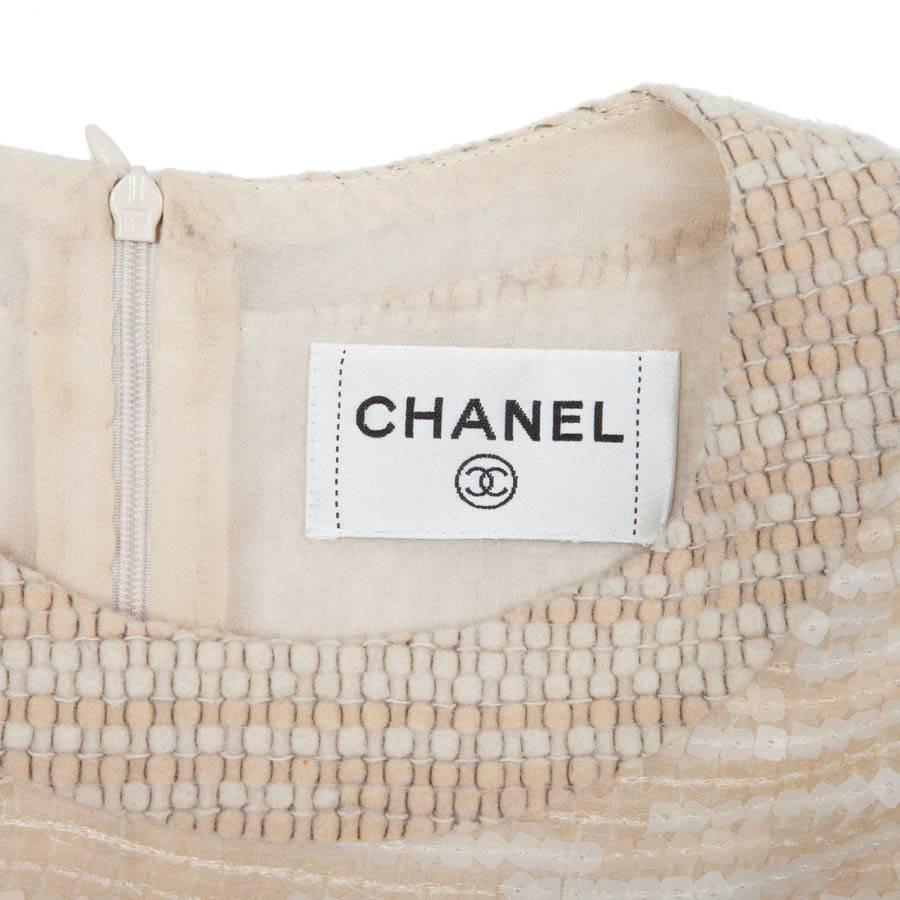 CHANEL Dress Size 40 FR in Beige Wool and Sequins 2