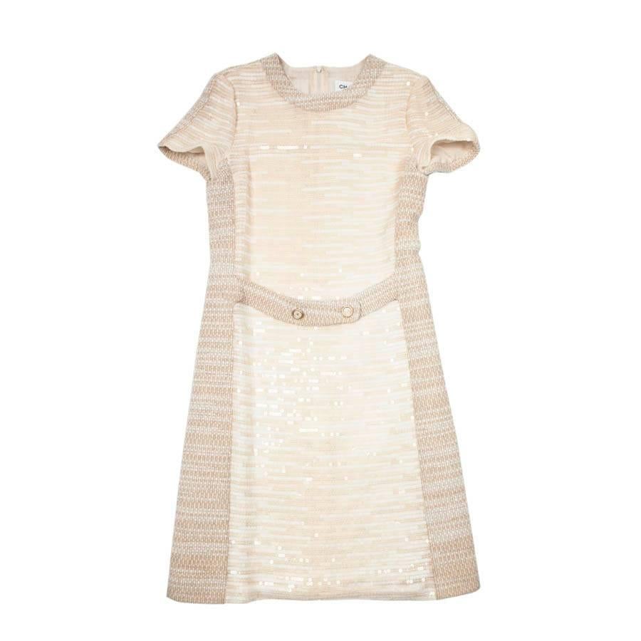 CHANEL Dress Size 40 FR in Beige Wool and Sequins