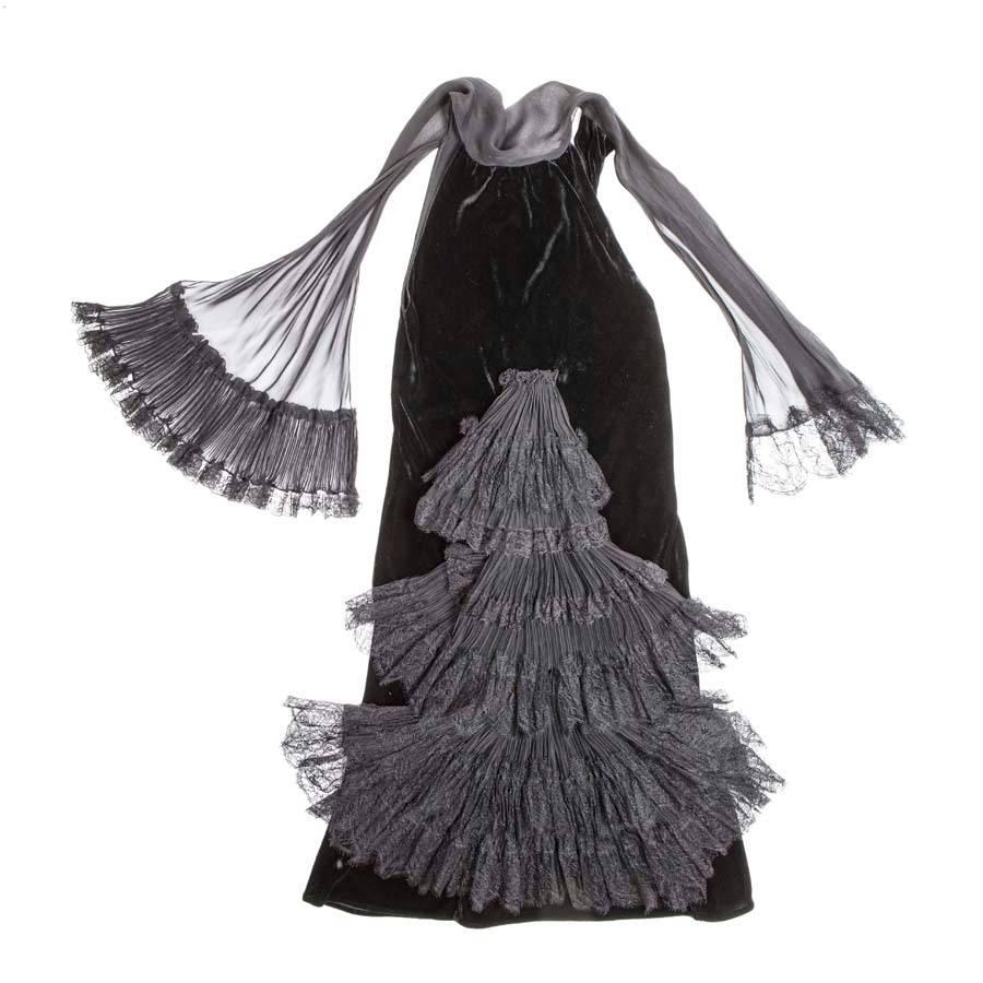 JEAN PAUL GAULTIER Abendkleid aus Seidensamt und schwarzer Spitze, Größe 36FR im Angebot