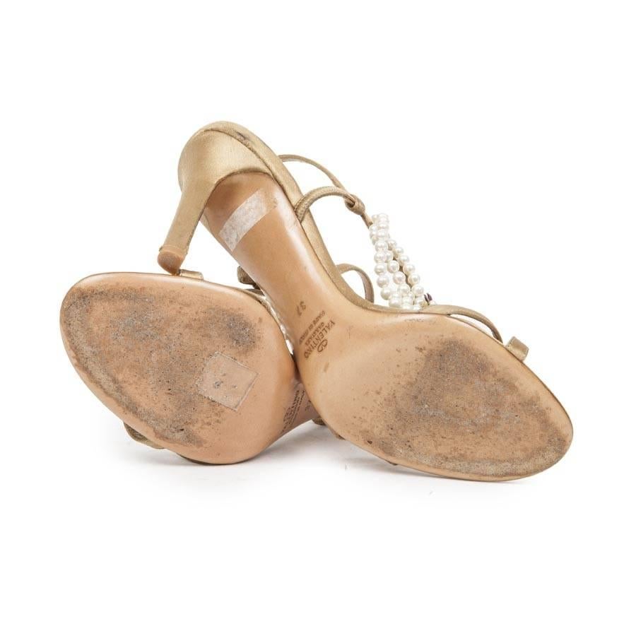 VALENTINO GARAVANI 37 High-Heeled Sandals in Golden Beige Silk and Glass  Pearls For Sale at 1stDibs | valentino gold sandals