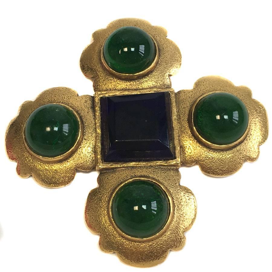 Women's Vintage CHANEL Set Brooch & Clip-on Earrings in Molten Glass Emerald