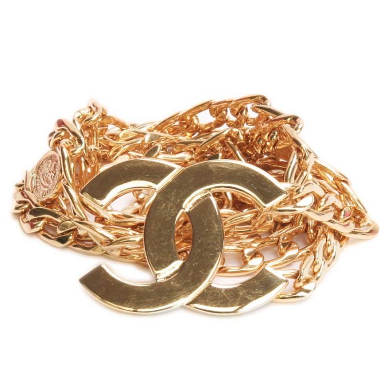 CHANEL Belt Size 70 Double Row in Gilt Metal and Gold Plated Coins In Excellent Condition In Paris, FR