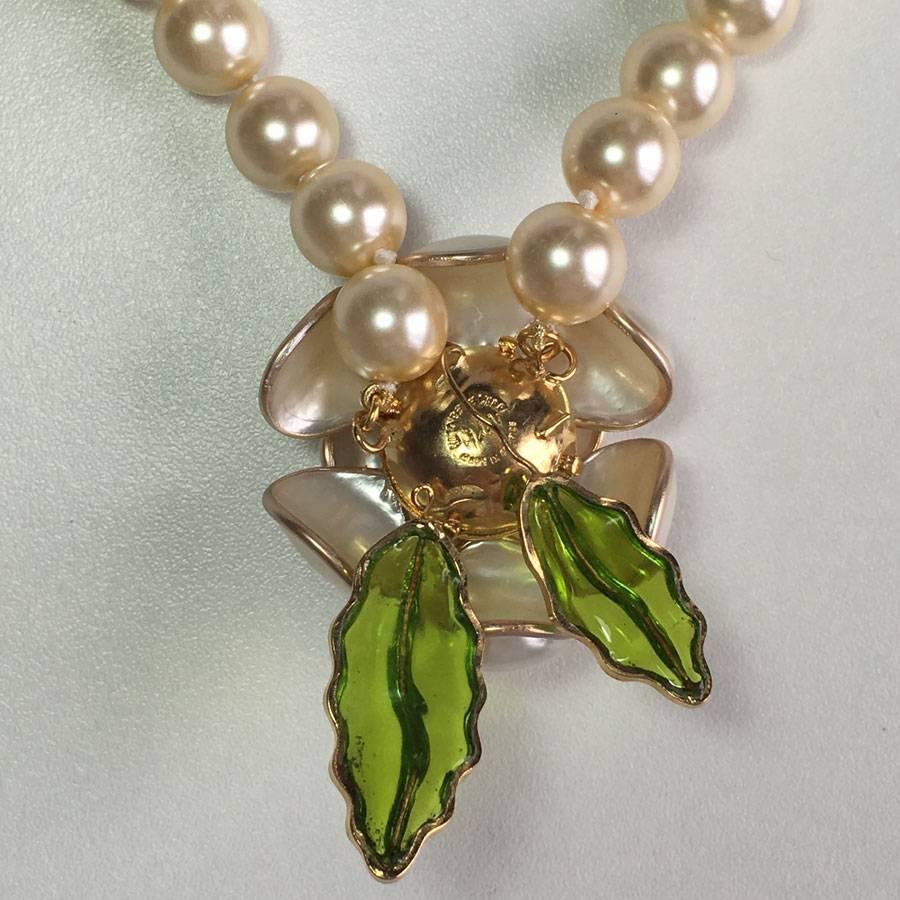 MARGUERITE de VALOIS Camellia Necklace in Pearls and Green Molten Glass Leaves 3