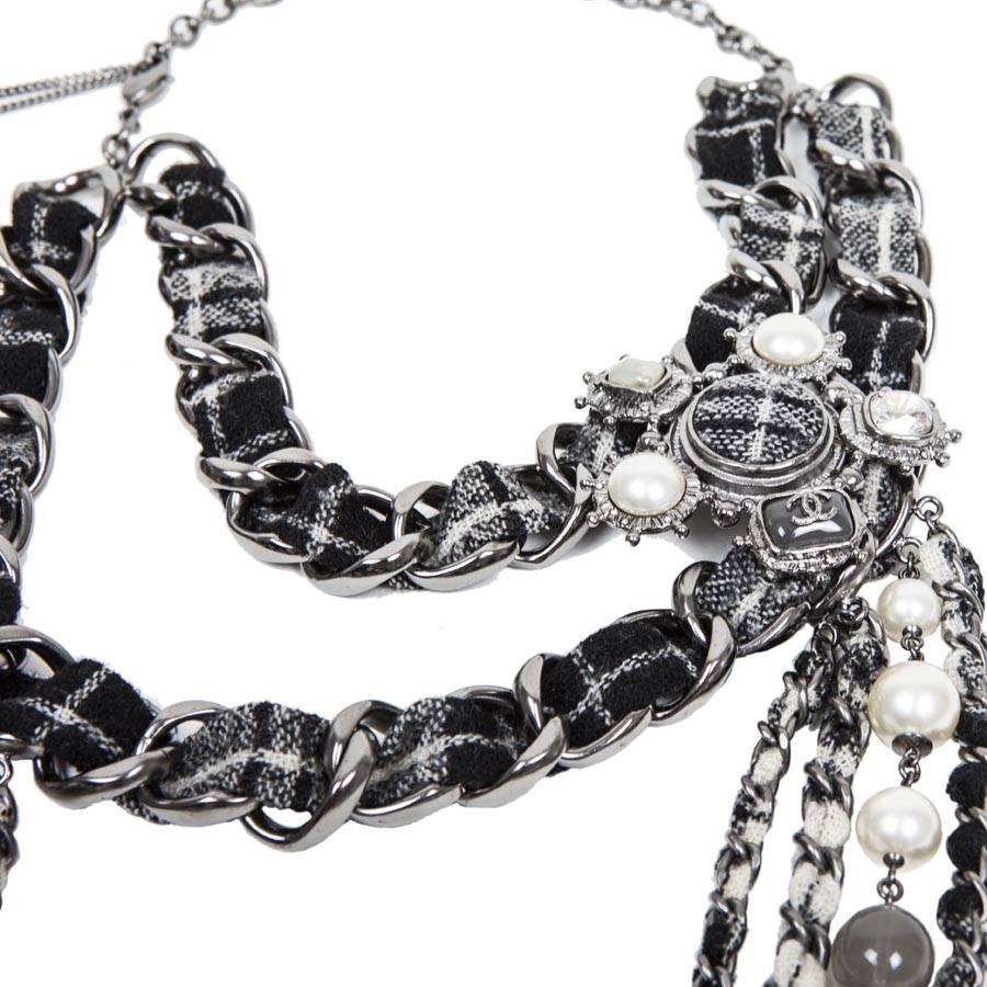 Women's CHANEL Long Chain Necklace 'Paris-Edinburgh' in Tweed and Glass Pearls 