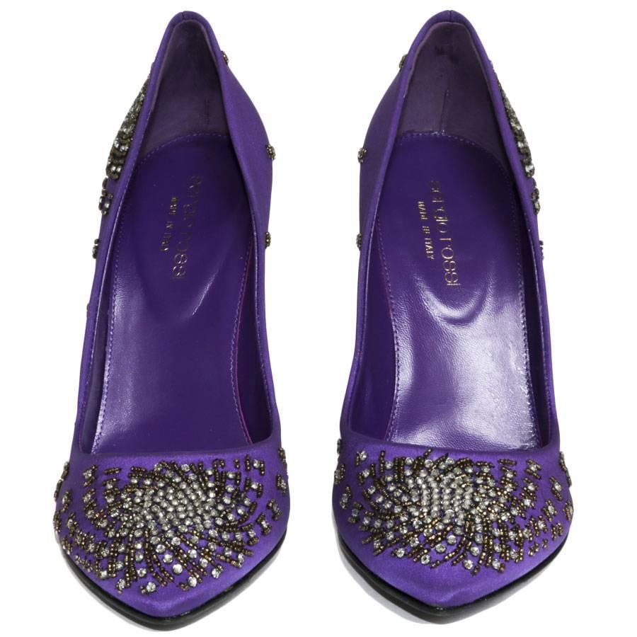 SERGIO ROSSI Pumps Größe 37 in lila Seiden-Satin, Glasperlen und Strasssteinen (Violett) im Angebot