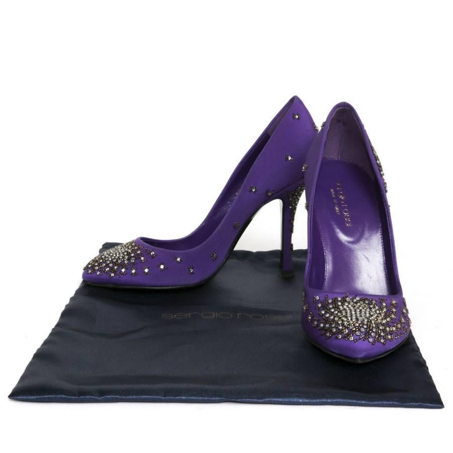 SERGIO ROSSI Pumps Size 37 in Purple silk satin, Glass Pearls and Rhinestones In New Condition For Sale In Paris, FR