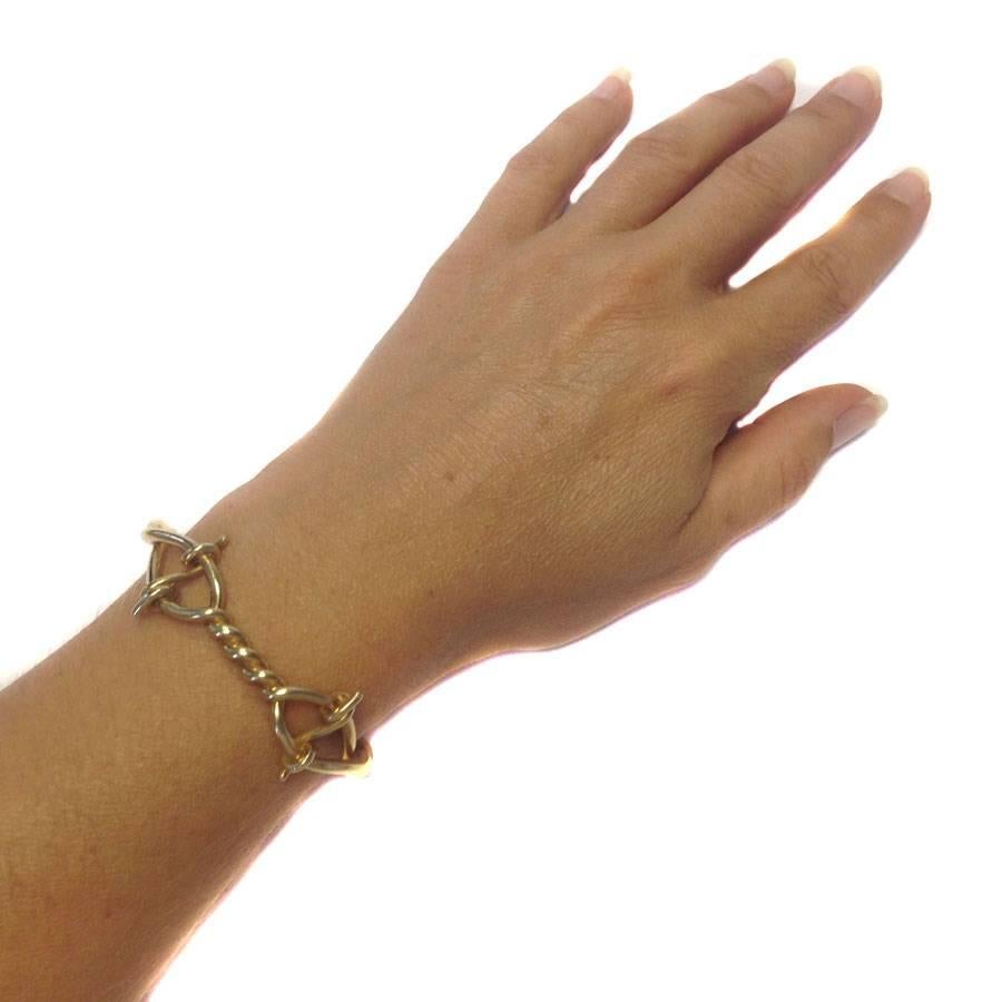 Beautiful Tom Ford bracelet 'barbed wire' model, in vermeil.
It slips on the wrist.
Silver punch present.
Wrist circumference: 18.5 cm.

Delivered in its dustbag

Public price EUR 1250