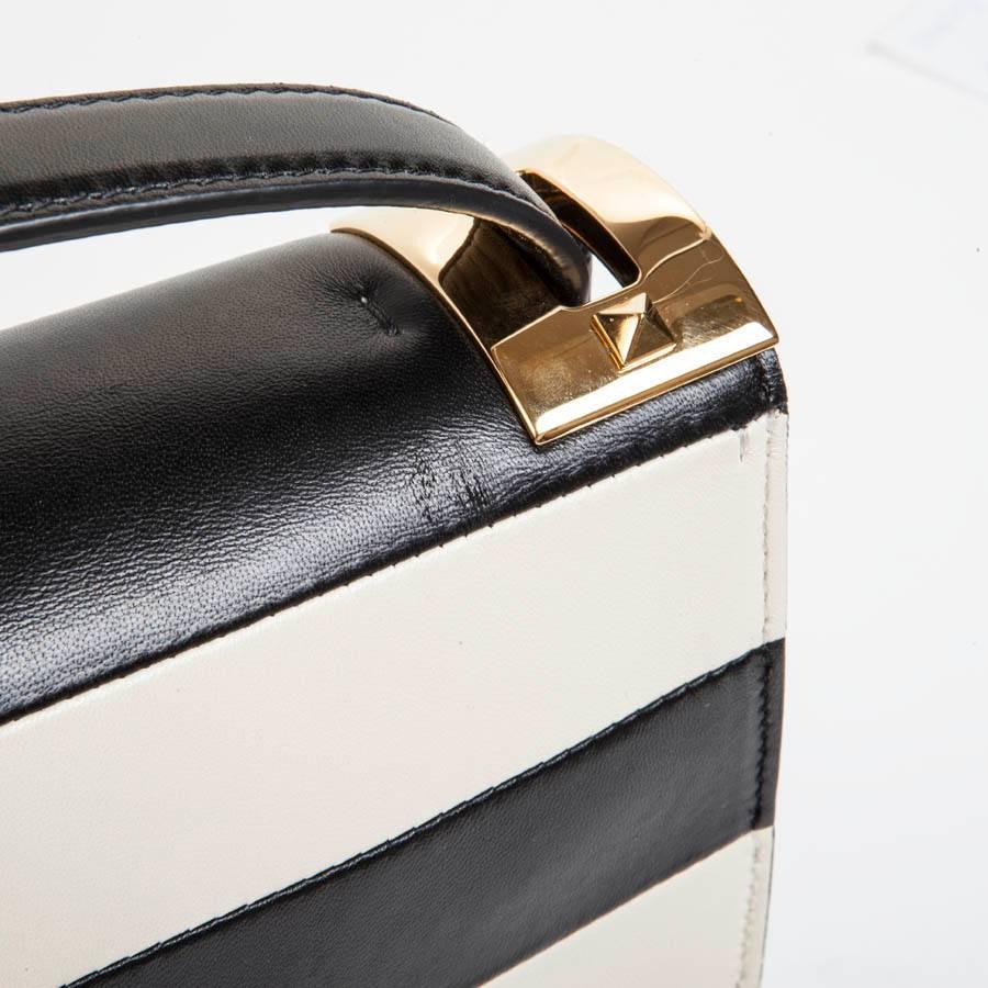 VALENTINO Modell 'My Rockstud' Tasche aus schwarzem und beigefarbenem Bicolor-Leder im Angebot 1