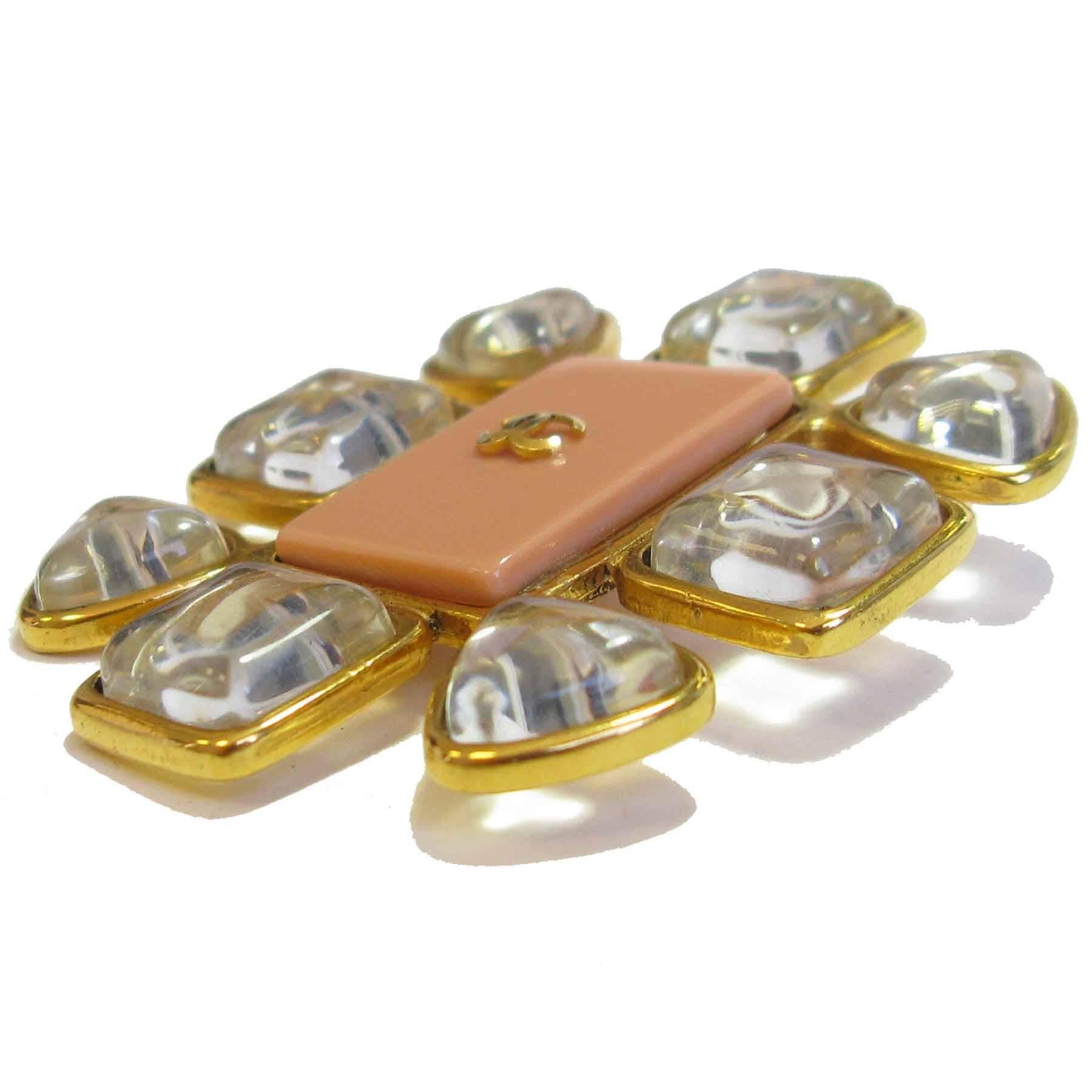 CHANEL Brooch in Gilt Metal, Transparent Molten Glass and Salmon Colored Resin In Good Condition In Paris, FR