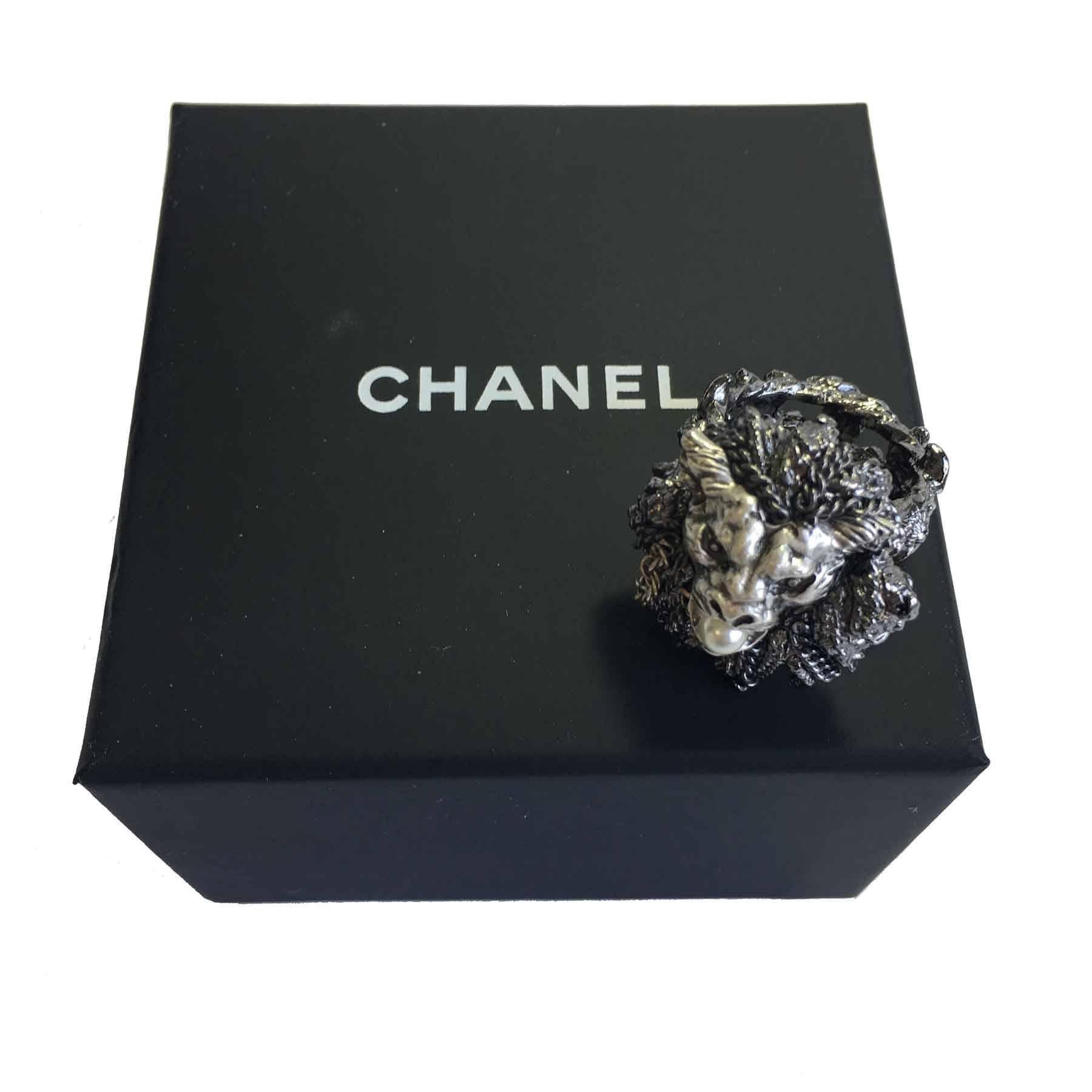 CHANEL Size 56FR 'Paris-Venice' Collection Ring in Ruthenium and Glass Pearl 5