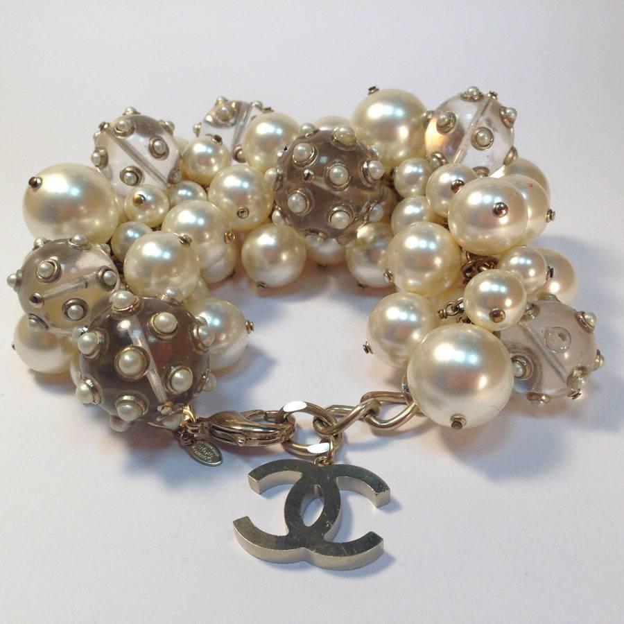 CHANEL Bracelet in Glass Large Pearls In Excellent Condition In Paris, FR