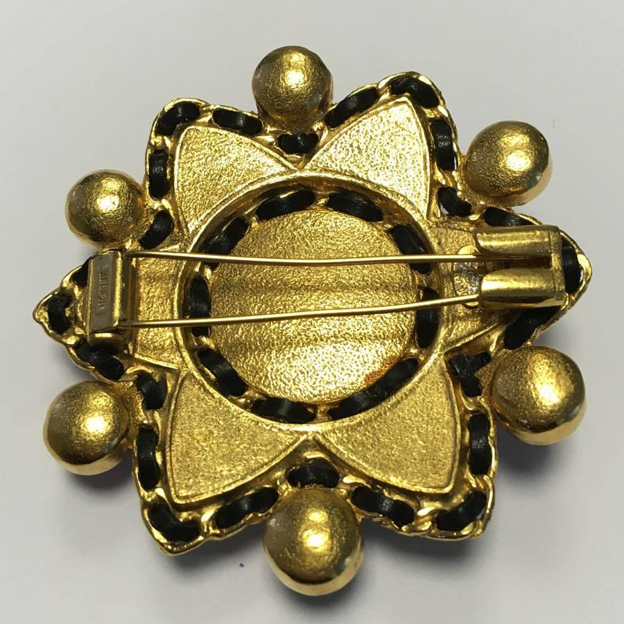 CHANEL Couture Brooch in Molten Glass and Small Colored Faceted Stones In Excellent Condition In Paris, FR