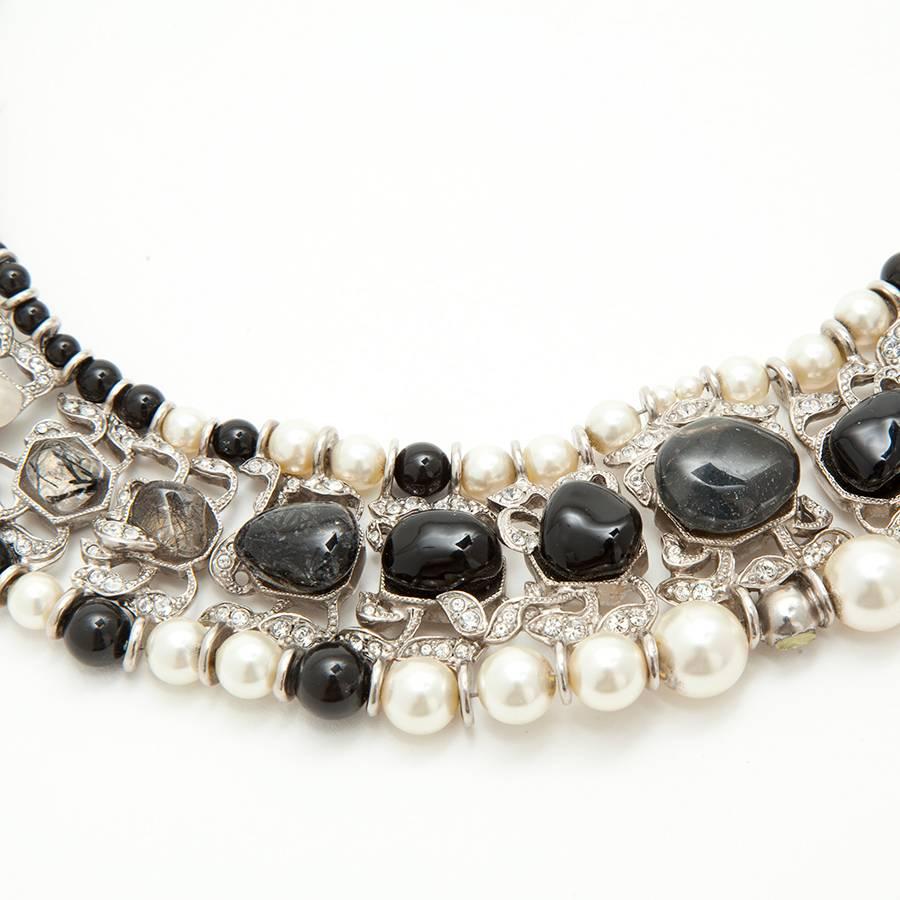 CHANEL Necklace in Black and Nacreous Glass Pearls and Rhinestones In Excellent Condition In Paris, FR