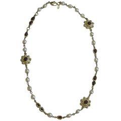 CHANEL Necklace in Molten Glass, Glass Pearls and Gilt Metal 3