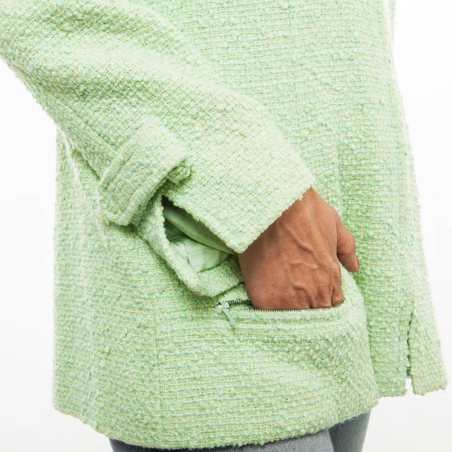 Sammler CHANEL Jacke aus grünem Anise und hellgrünem Tweed Größe 44FR im Angebot 2