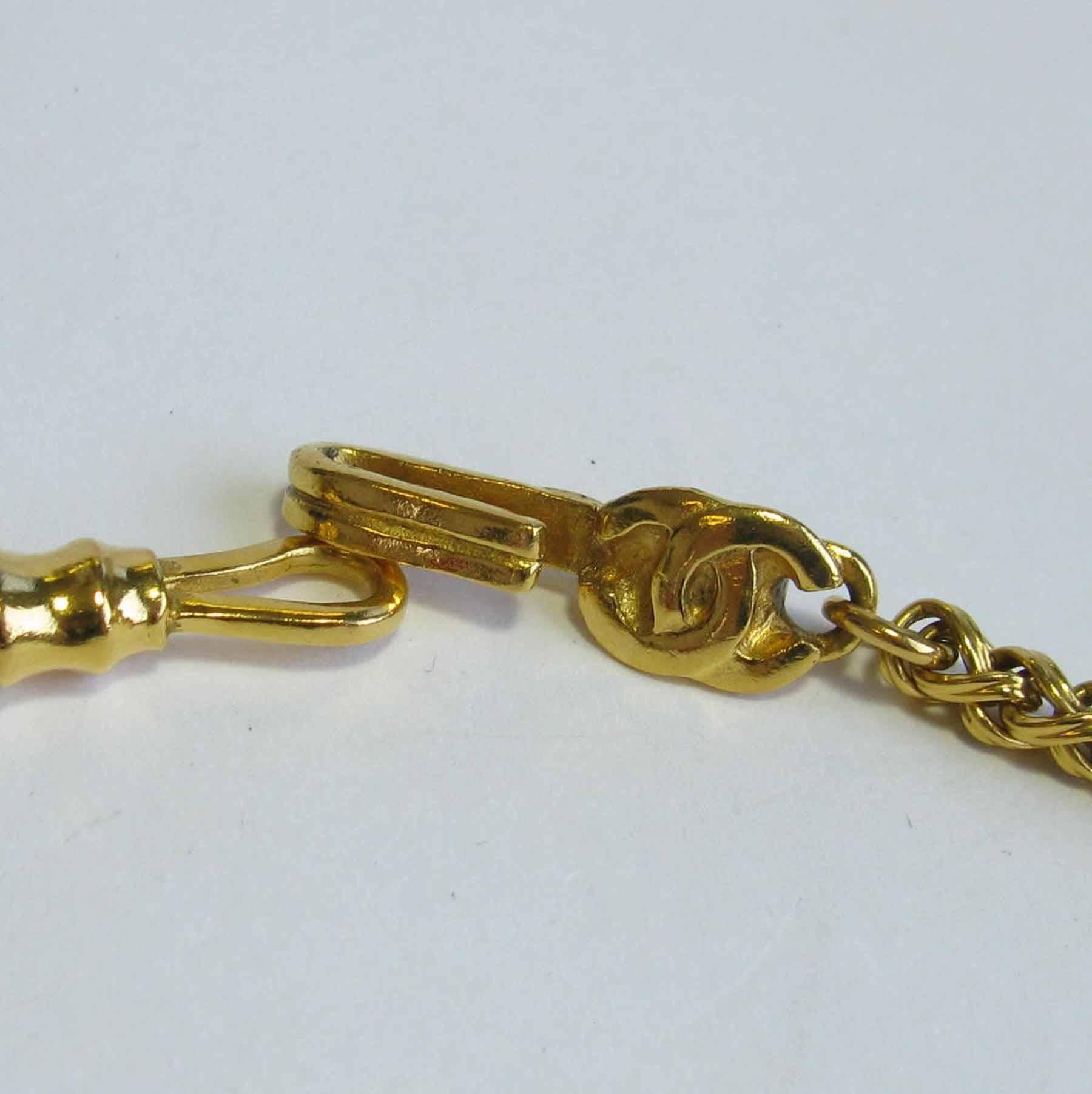 Women's Vintage CHANEL Pendant Necklace Collection 1995 in Gold Metal