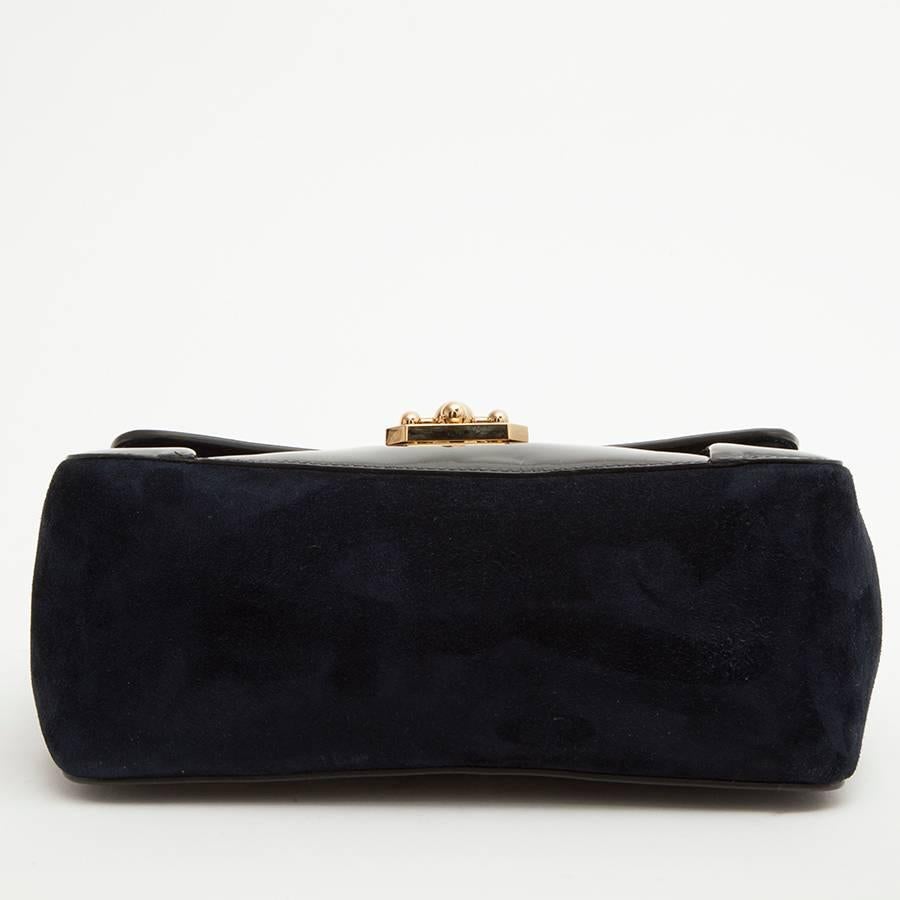 CHLOE Flap Bag in Navy Suede and Black Patent Leather In Excellent Condition In Paris, FR