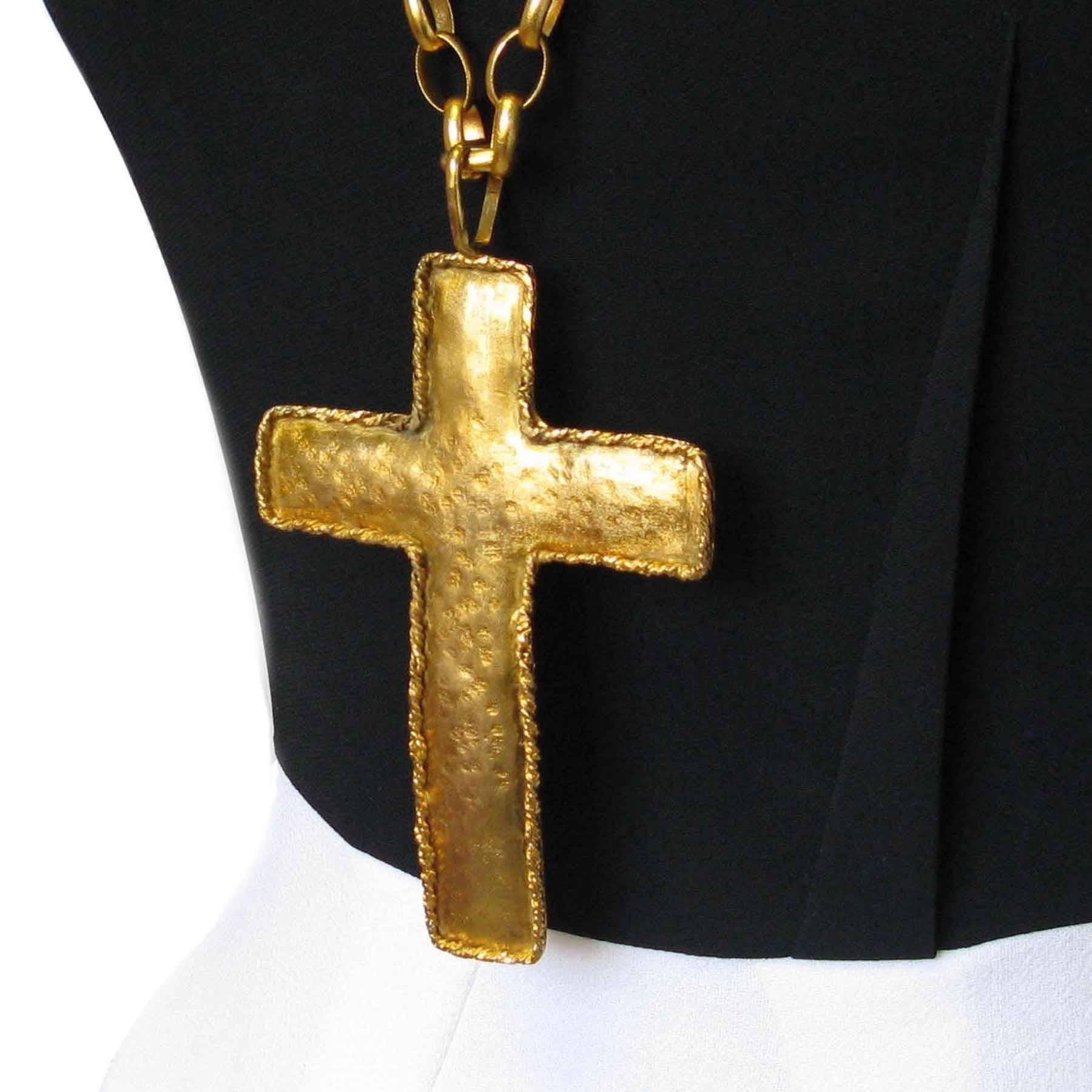 MARGUERITE DE VALOIS Cross Pendant Necklace in Gold Plated Metal 2