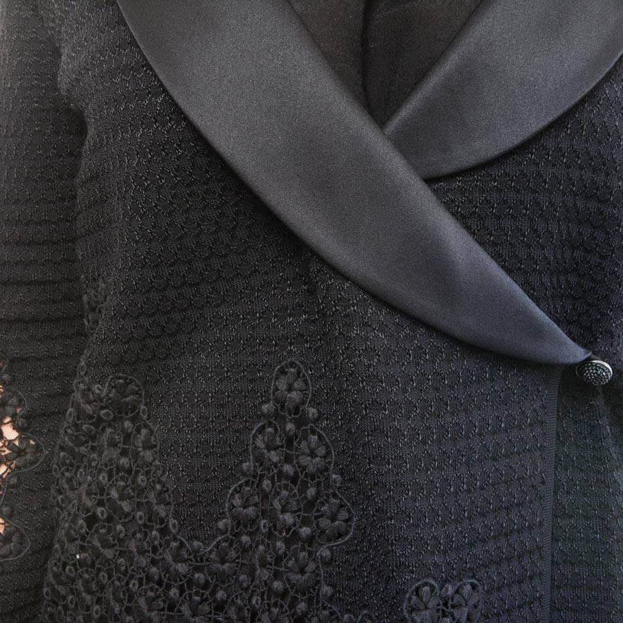 CHANEL Jacke Größe 38FR in schwarzer Viskose, Baumwolle bestickt mit Spitze im Angebot 1