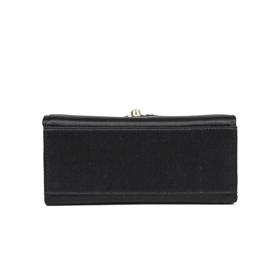 Mini CHANEL Couture Flap Bag in Black Silk Satin. In Excellent Condition In Paris, FR