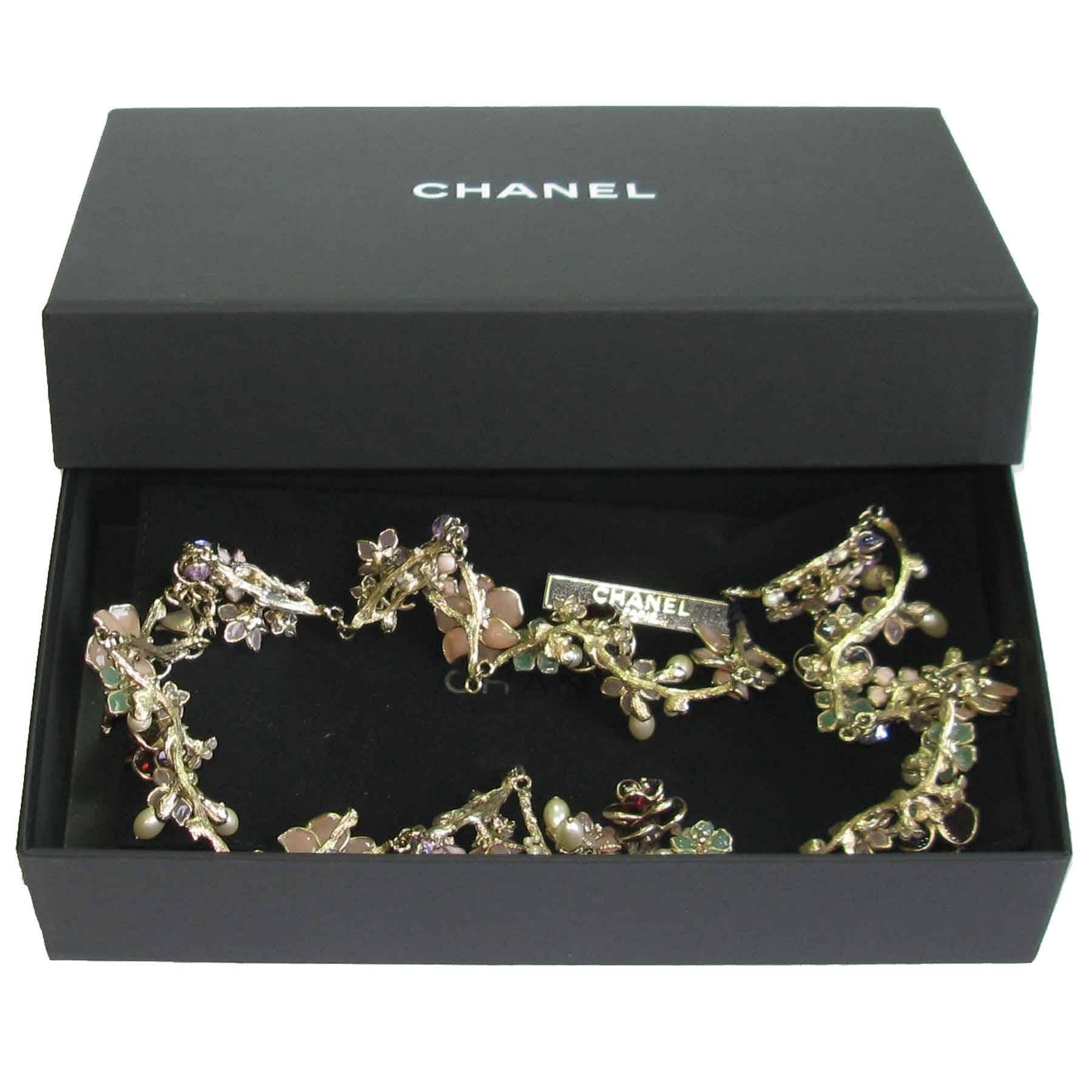 CHANEL Couture Belt in Gilded Metal and Flowers in Molten Glass 4