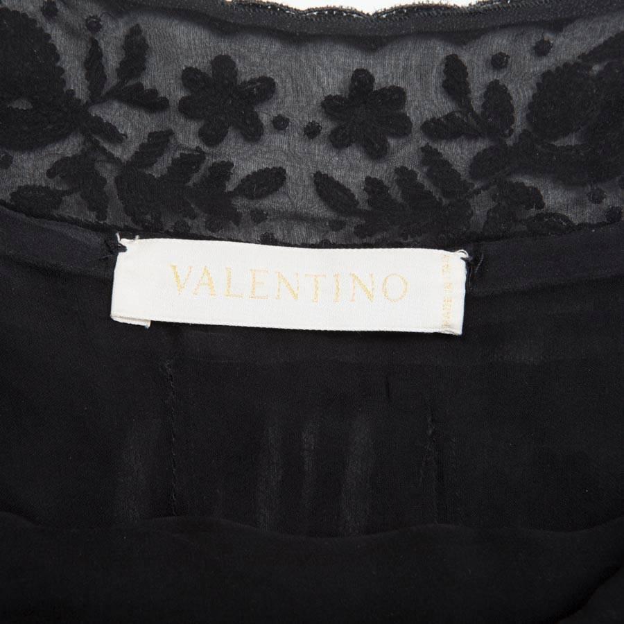 VALENTINO Black Silk Cocktail Dress Size 8US In Excellent Condition For Sale In Paris, FR