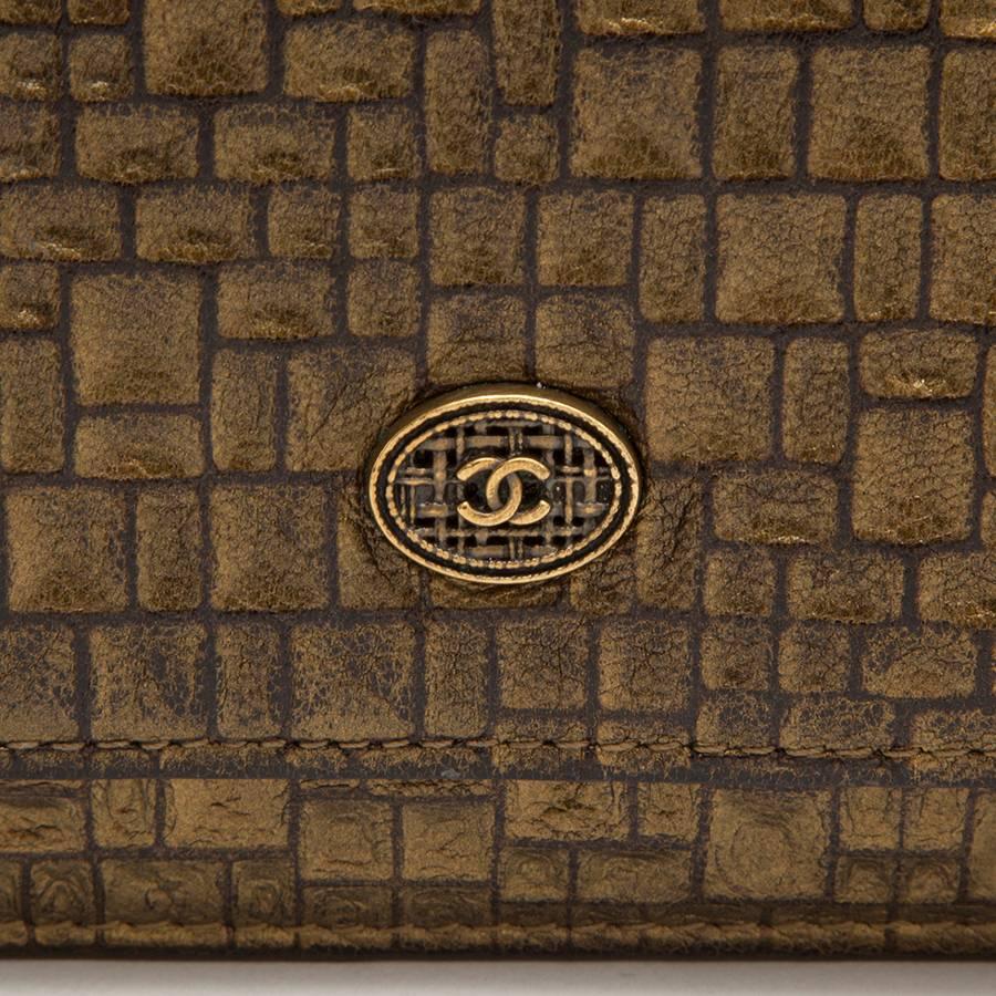 CHANEL Mini Flap Bag in Golden Aged Embossed Lamb Leather In Excellent Condition In Paris, FR