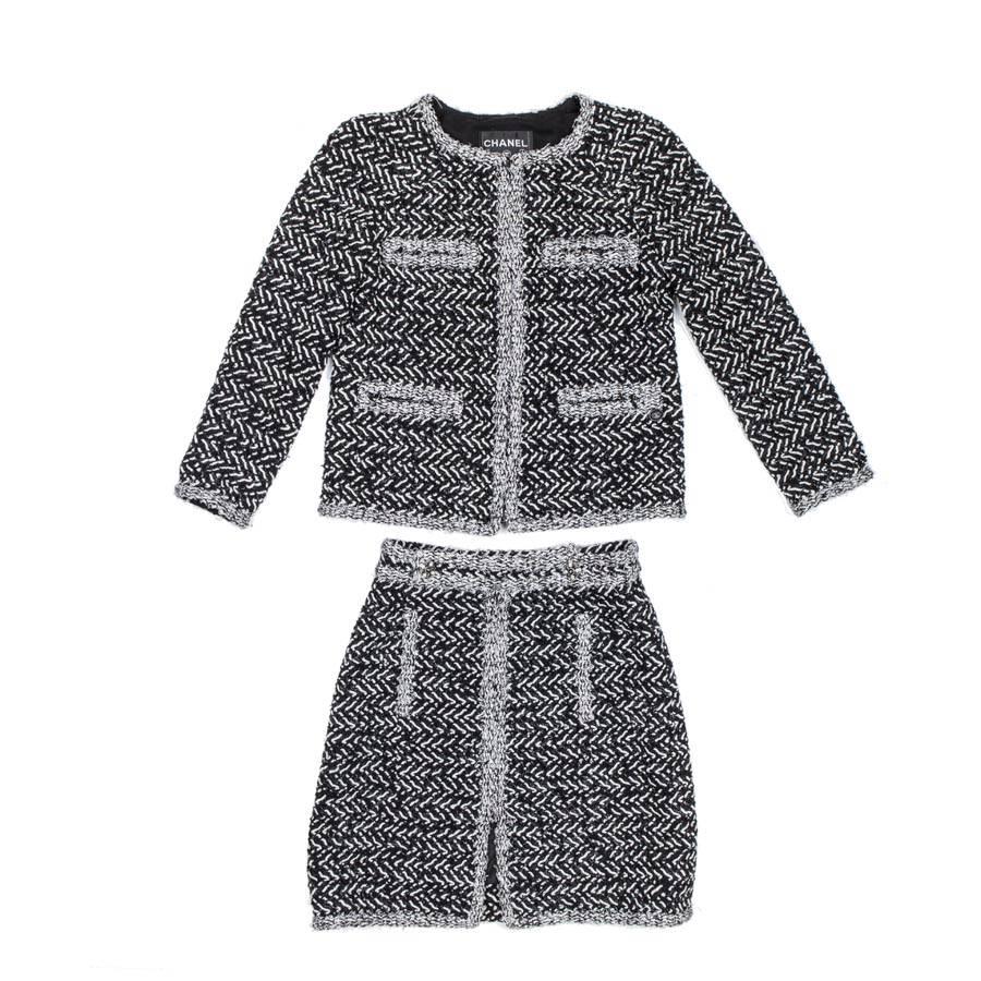CHANEL Ensemble Jacket and Skirt in Gray and White Tweed Size 36FR at  1stDibs  coco chanel ensemble in brown, black and slate blue tweed  comprising jacket, skirt, blouse and beret, chanel