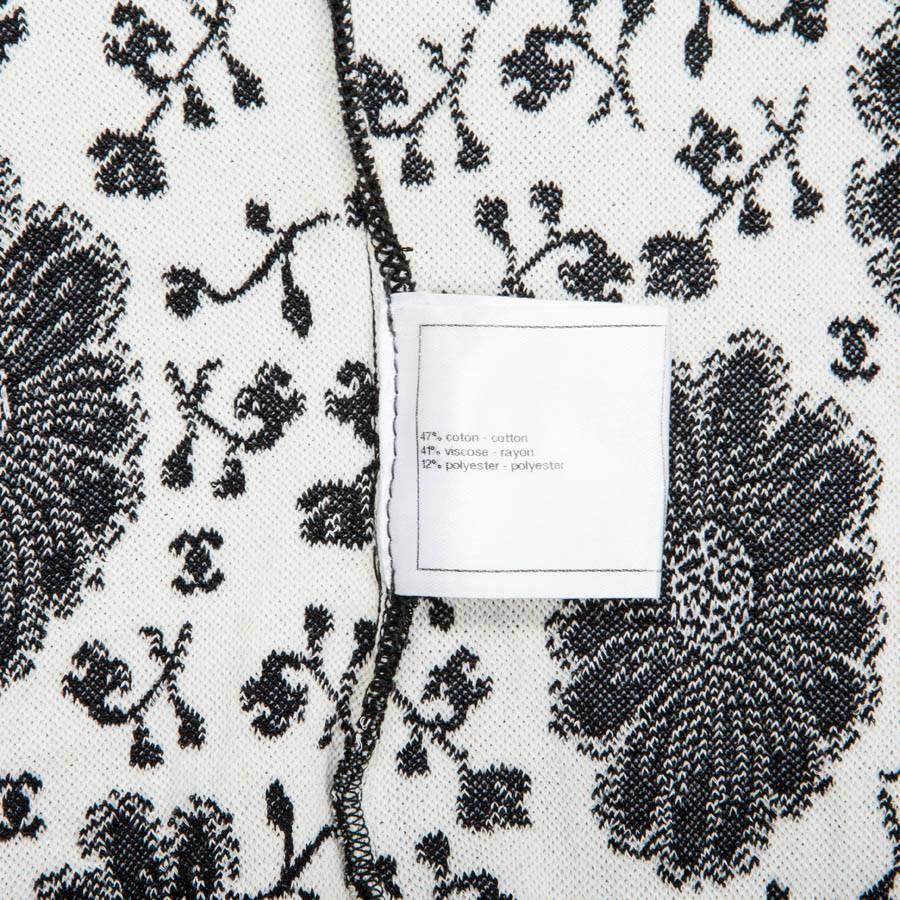 CHANEL Dress with Black and White Flowers Size 36FR 1