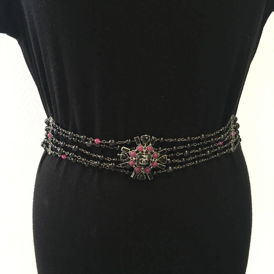 CHANEL 5 Rows Belt in Ruthenium Metal and Black and Mauve Pearls In New Condition For Sale In Paris, FR