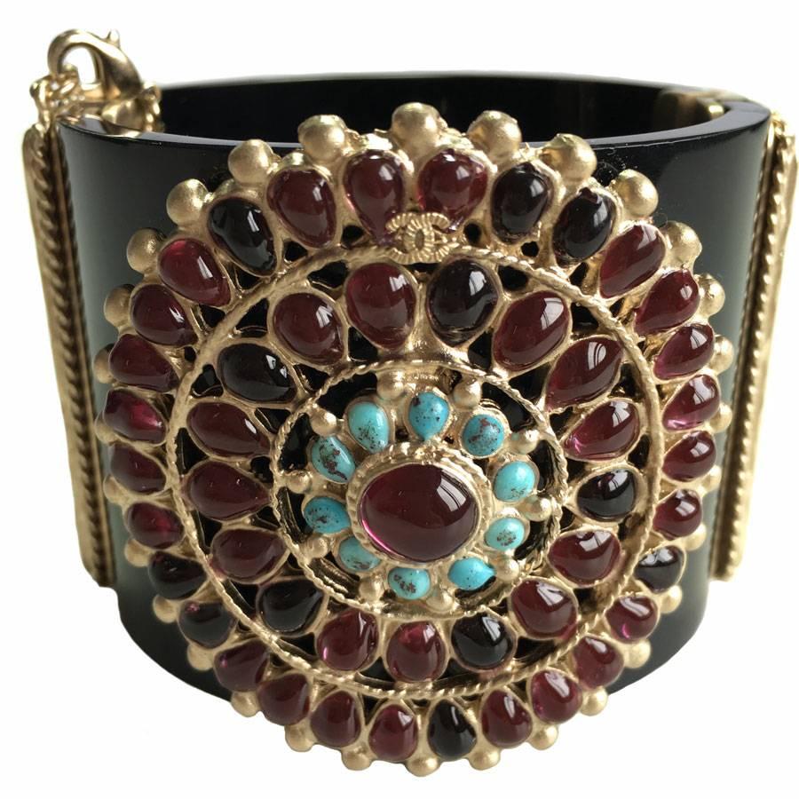CHANEL Byzantine Cuff in Black Resin, Gilded Metal and Molten Glass