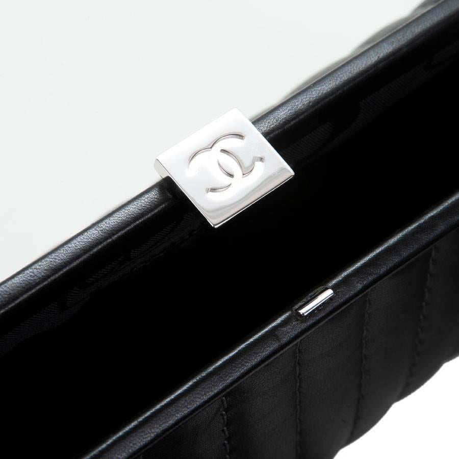 CHANEL Clutch in Black Smooth Lamb Leather 4