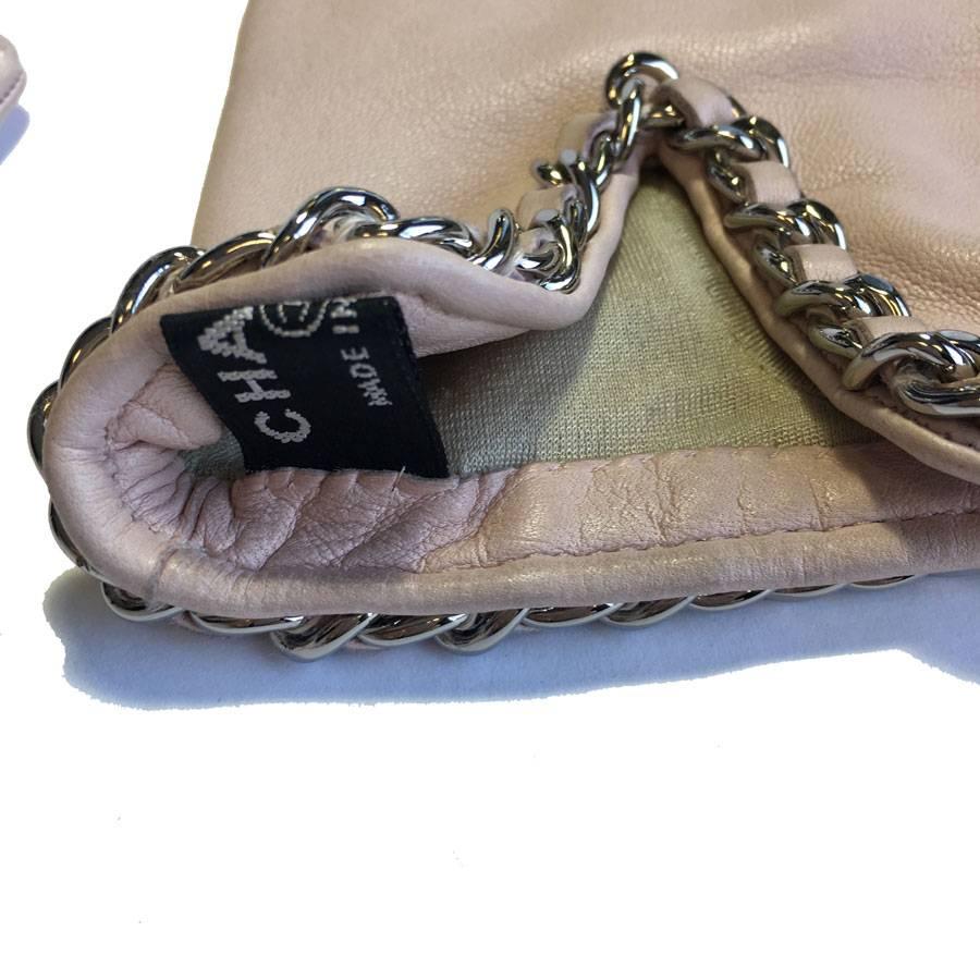 CHANEL Gloves in Pale Pink Lamb Leather and Silver Chain Size 8 1