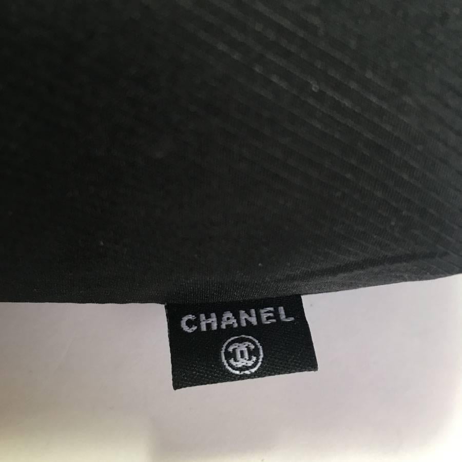CHANEL Black and White Umbrella In New Condition In Paris, FR