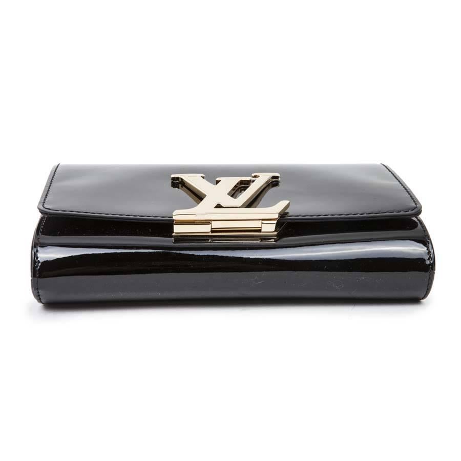 LOUIS VUITTON 'Louise' MM Bag in Black Patent Leather In New Condition In Paris, FR