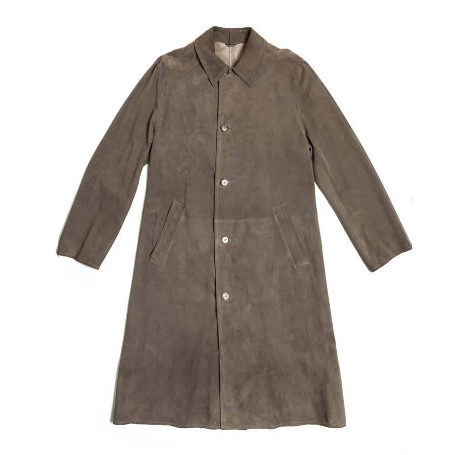 HERMES Trench Coat in Taupe Color Reindeer Size 46 In Excellent Condition In Paris, FR