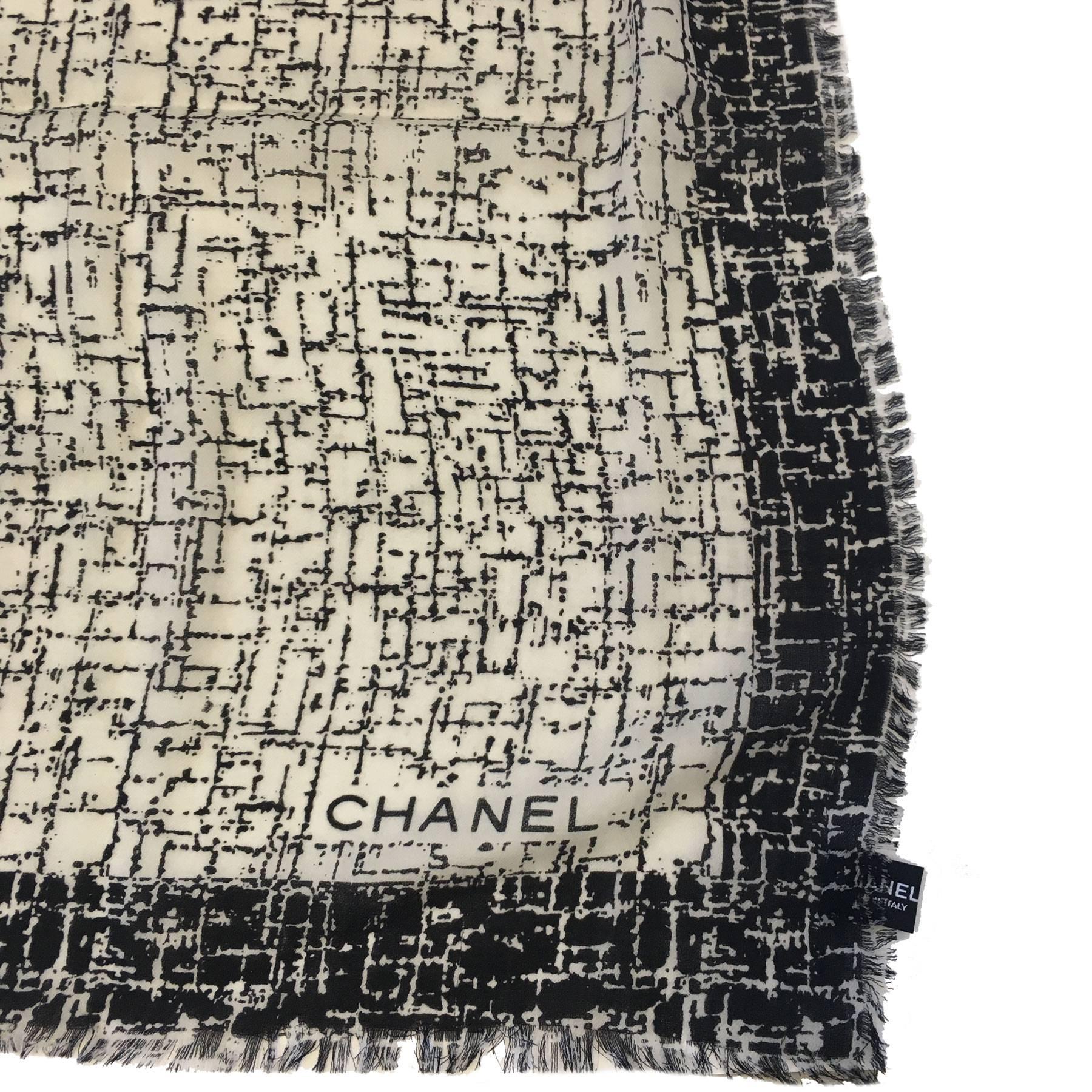 CHANEL Shawl in Gray and Black Cashmere and Silk 1