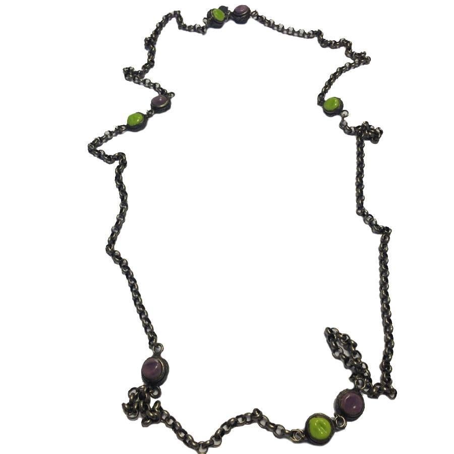 MARGUERITE DE VALOIS Necklace with Aged Silver Chain with Colored Cabochons
