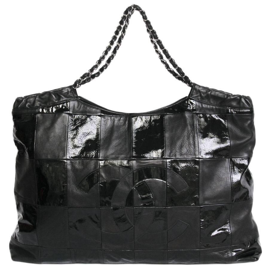 Exceptional CHANEL Bag in Patchwork of Patent and Matte Black Leather